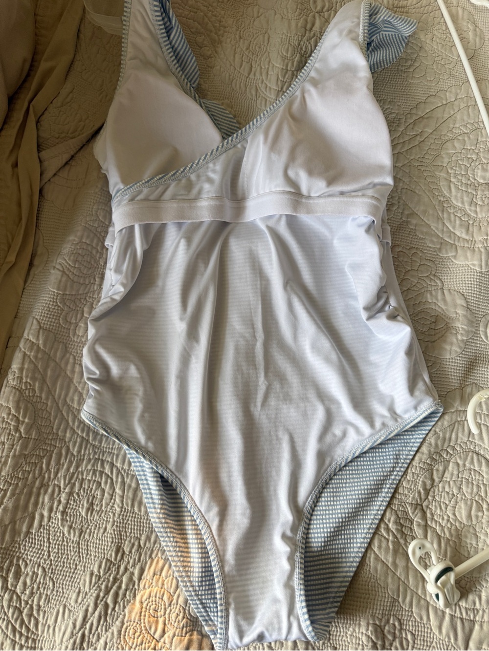 Kindred Bravely Blue/Whte Seersucker Ruffle Wrap Maternity Swimsuit, M, MSRP $89 - Picture 8 of 10